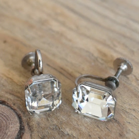 Vintage Emerald Cut Rhinestone Stud Screwback Earrings - Picture 4 of 5